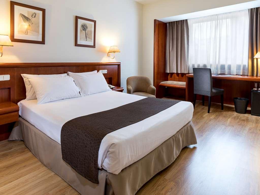 Rafaelhoteles Ventas (Adults Only) Madrid Bilik gambar